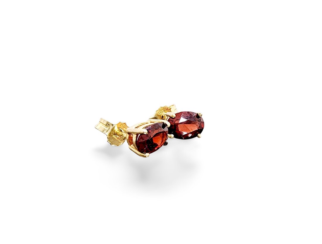 14K Yellow Gold Pyrope Garnet Earring Studs - Image 5