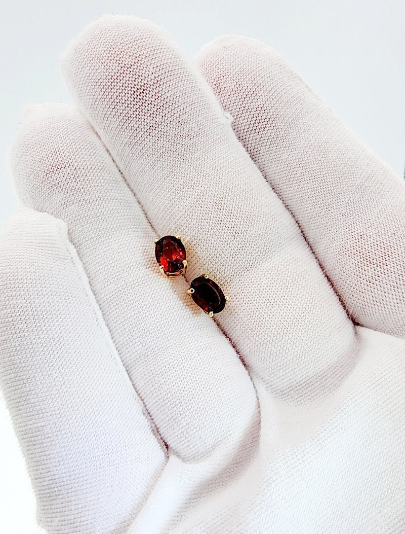 14K Yellow Gold Pyrope Garnet Earring Studs - Image 3